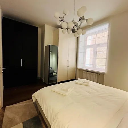 Spacious Modern And Flat Apartment