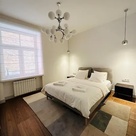 Spacious Modern And Flat