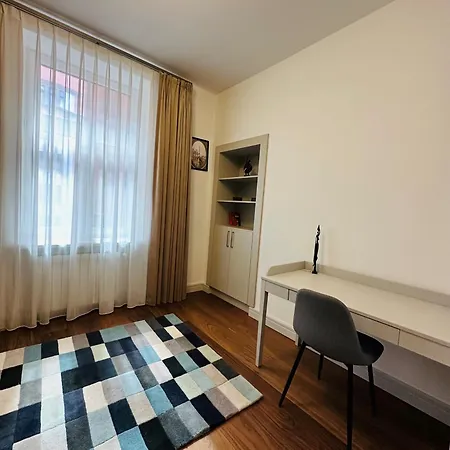 Spacious Modern And Flat