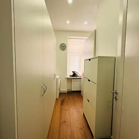 Spacious Modern And Flat Appartement